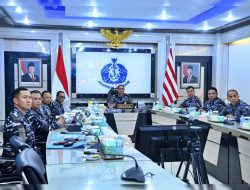 Wakasal Laksdya TNI Erwin S. Aldedharma Memberikan Pengarahan Kepada Enam Satker TNI AL
