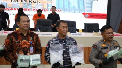 TNI AL Dan Polda Riau Menggagalkan Peredaran Jenis Sabu Dengan Berat 31,827 Kilogram