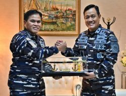 Kepala Staf Angkatan Laut Laksamana TNI Dr. Muhammad Ali, SE,,M,,M,M,Tr,Opsla,Menghadiri Seminar Internasional Dan Pekan Ilmiah Tahunan Ke -15 Diselenggarakan Oleh Ladokgi Dalam Rangka HUT Ke-61