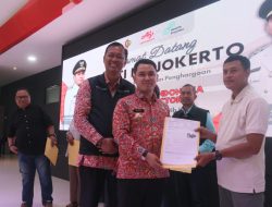 Gus Bupati Mojokerto Berikan Penghargaan Kepada PT Ajinomoto Indonesia