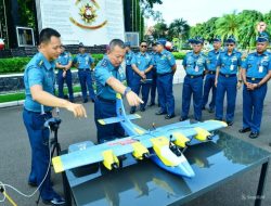 Danseskoal Menyaksikan Secara Langsung Uji Coba Fixed-Wing Surveillance Drone Hasil Karya Pasis Dikreg Seskoal Angkatan Ke-63 TA 2025