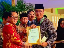 Gerakan Wakaf Uang Surabaya Catat Rekor Tertinggi, Wali Kota Eri Cahyadi Raih Penghargaan Agregator