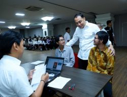 Tinjau Verifikasi Beasiswa Pemuda Tangguh, Wali Kota Eri Cahyadi: Hanya Keluarga Miskin yang Jadi Prioritas Utama