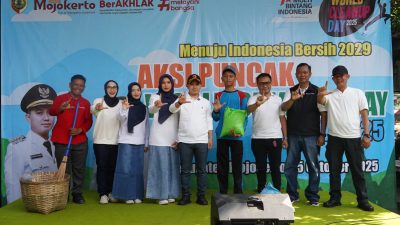 Menuju Indonesia Bersih 2029, Bupati Albarra Ajak Masyarakat Peduli Lingkungan Lewat Aksi “Resik-Resik Peken”