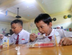 Pemkot Surabaya Libatkan UKS Pastikan MBG Higienis Sebelum Dibagikan ke Siswa