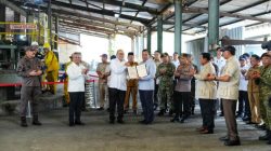 Presiden Republik Indonesia Prabowo Subianto Dalam kunjungan kerja ke Kawasan Smelter PT Tinindo Internusa, Pangkal Pinang Riau Di Dampingi  Oleh Panglima TNI 