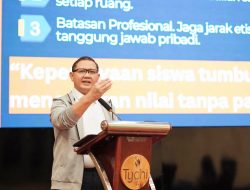 Kadindik Jatim Tuntut Guru SMA Jadi ‘Penuntun Karakter’ Melalui Etika Profesional dan Komunikasi Empatik