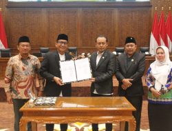 DPRD dan Pemkab Bojonegoro Sahkan Perda Dana Abadi Pendidikan dan APBD 2026