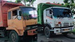 Protes Tak Digubris, Truk Pasir Tetap Menerjang Jalan Desa Kemamang