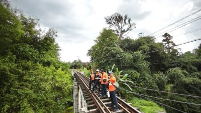 Minimalisir Potensi Bahaya, KAI Daop 7 Madiun Periksa Jalur Talun–Garum