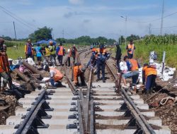 Komitmen Tingkatkan Keselamatan Perjalanan KA, KAI Daop 7 Madiun Kembali Lakukan Penggantian Wesel