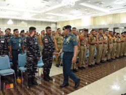 Asisten Operasi Kepala Staf Angkatan Laut Memberikan Pembekalan Kepada Taruna-Taruni Akademi Angkatan Laut Tingkat III Angkatan Ke-72 Tahun 2025