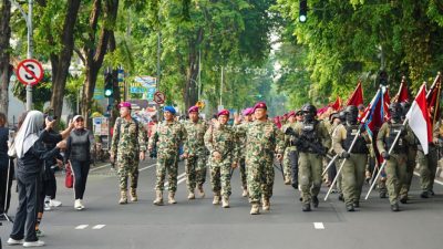 HUT Ke-80 Korps Marinir TNI Angkatan Laut, Pasmar – 2 Menggelar Kegiatan Indonesian Marine Day Yang Berlangsung Di Taman Apsari Depan Gedung Negara Grahadi Surabaya