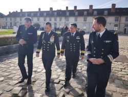 Asops Kasal Melaksanakan Pertemuan penting dengan Pejabat Angkatan Laut Perancis