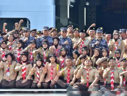 Kepala Staf Kolinlamil Mewakili Panglima Kolinlamil Menghadiri Pembukaan Pembinaan Pembentukan Karakter Maritim Tahun 2025 Di Geladak Helly KRI dr. Soeharso-990