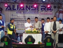 Aliansi Honorer R4 Mojokerto Mantapkan Solidaritas Lewat Sholawat dan Santunan Anak Yatim