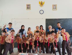 Serunya Belajar Cerkak, Mahasiswa UNESA Ajarkan Sastra Jawa Lewat inovasi Game Interaktif di SDN 1 Tulusbesar