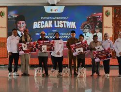 100 Tukang Becak Kabupaten Mojokerto Terima Becak Listrik Dari Presiden Prabowo