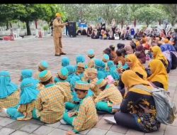 Sebanyak 125 Anak TK Tabur Bunga di TMP Kusuma Bangsa Jombang