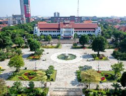 Pemkot Surabaya Terbitkan SE Pedoman Hari Pahlawan 2025, Dorong Semangat ‘Pahlawanku Teladanku Terus Bergerak