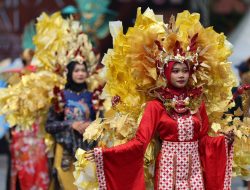 Dibuka Wali Kota Eri, Lebih dari 700 Peserta Ramaikan Parade SFF 2025 di Plaza Internatio