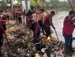 Awas! Buang Sampah Kasur dan Sofa di Sungai Surabaya Bisa Masuk Bui