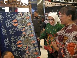 Buka Loka Batik 2025, Pemkot Surabaya dan Dekranasda Ajak Gen Z Lestarikan Warisan Budaya dan Bangkitkan UMKM