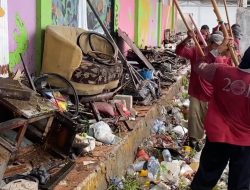 Dua Pompa di Kalisari Jebol Tersangkut Kursi, Wali Kota Eri Minta Warga Berhenti Buang Sampah ke Sungai