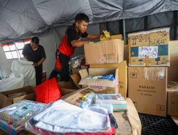 Empat Truk Logistik Bantuan dari Surabaya Kembali Diterbangkan ke Sumatra