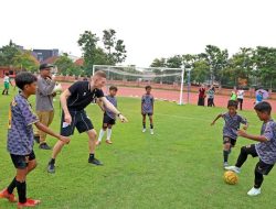 Pemkot Surabaya Sambut Delegasi Tranmere Rovers, Fokus Garap Sepak Bola U-14